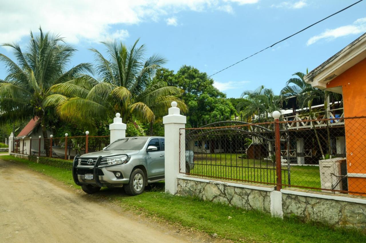 Chalet Castillo El Estor Exterior foto